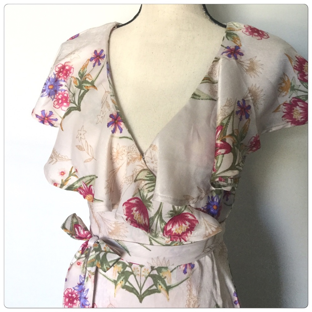 Floral Pattern Wrap Dress - Picture 3 of 6